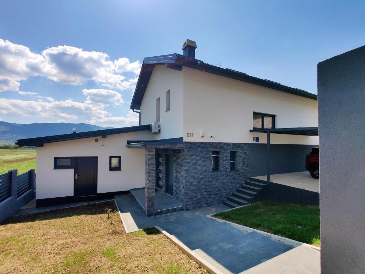 Biser Gacke Villa *