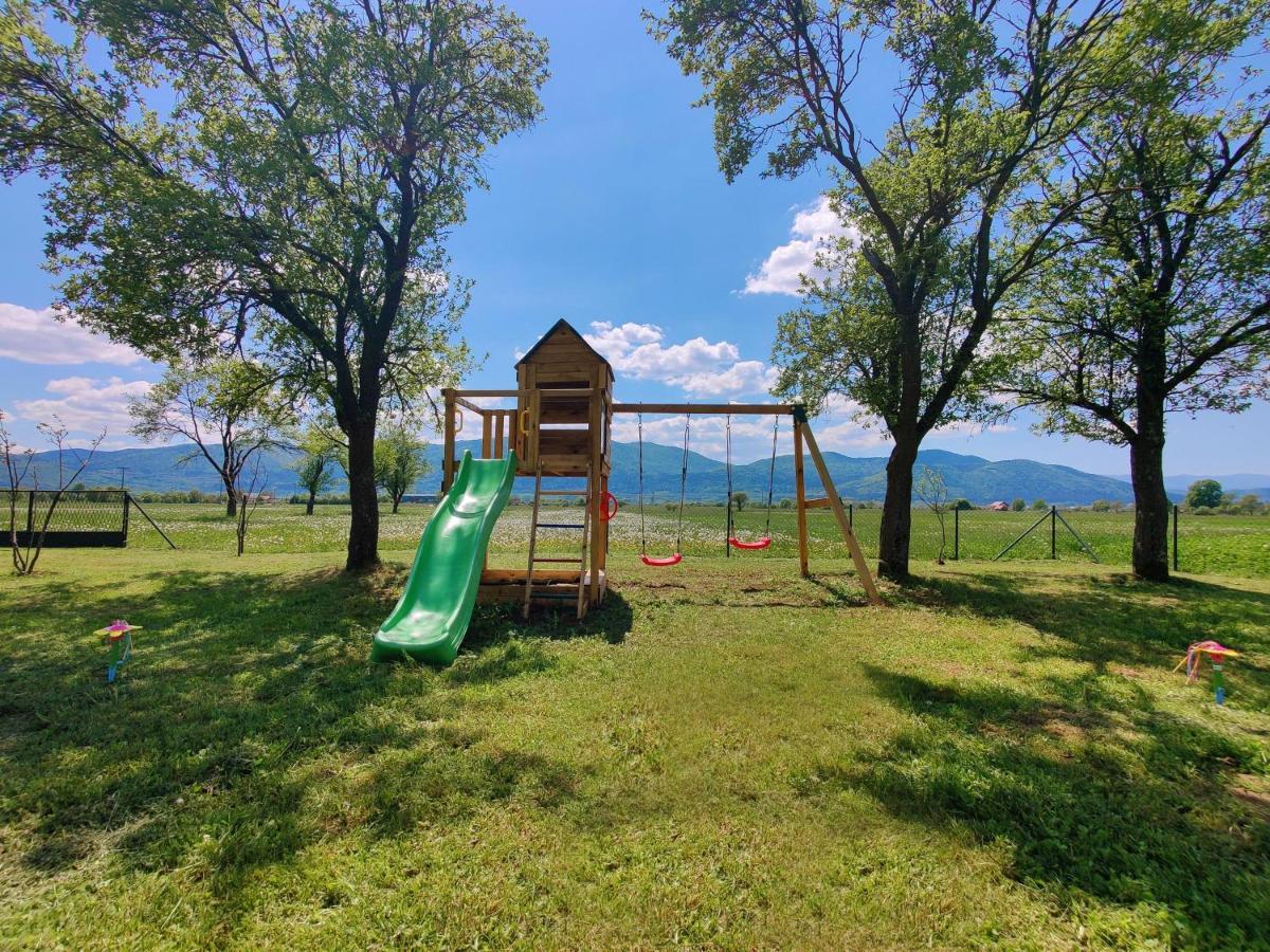 Biser Gacke Villa *