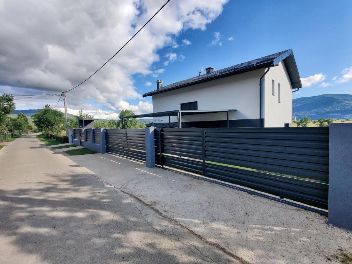 Biser Gacke Villa Sinac