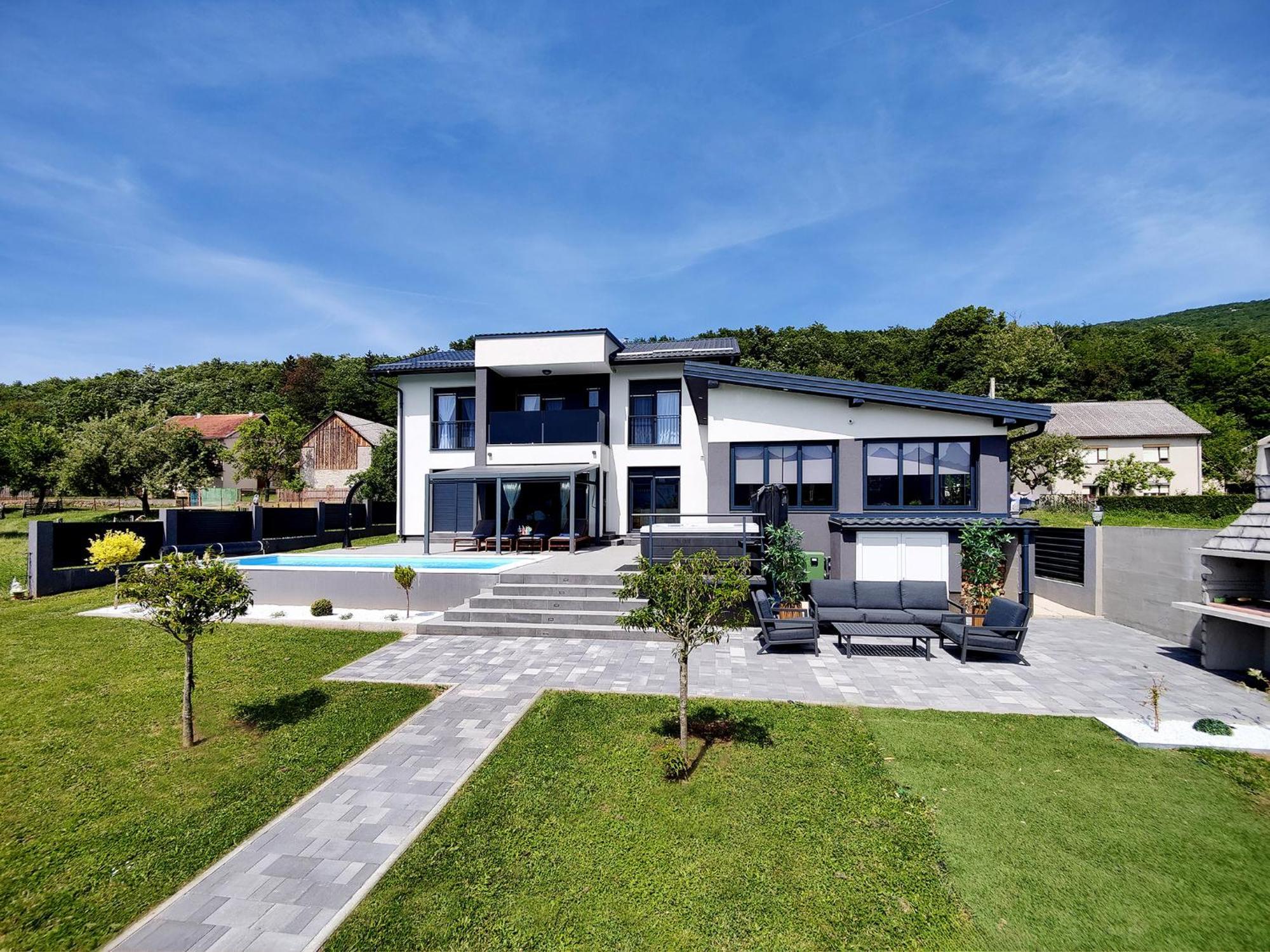 Biser Gacke Villa
